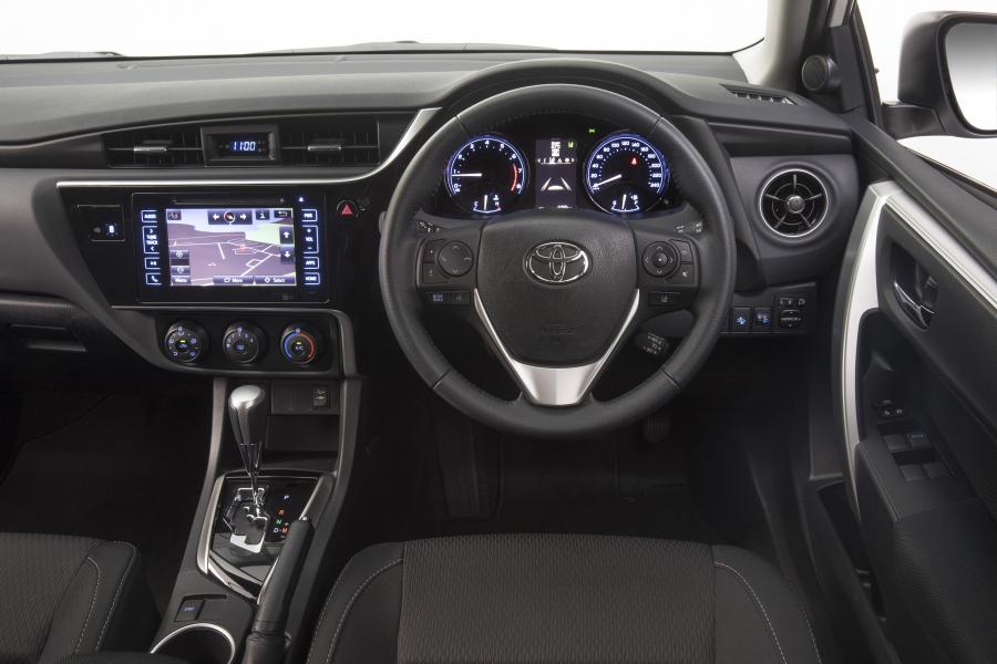 Торпедо Toyota Corolla Sedan SX 2017 года  (AU) (фото 3 из 4)